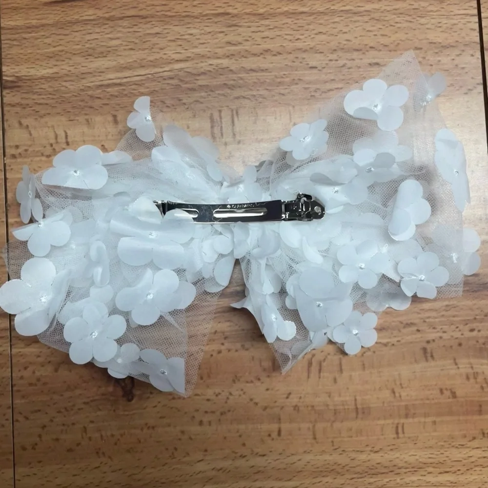 N/A huge white